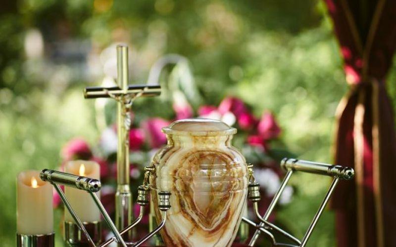 Pogrzeby z urną Horus 12