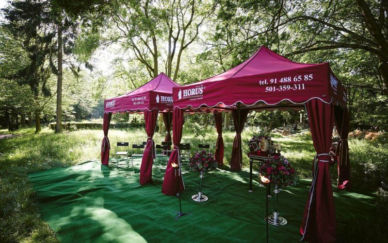 Pogrzeby z urną Horus 21